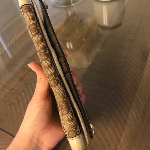 Authentic Gucci Bifold Wallet - Picture 5 of 16